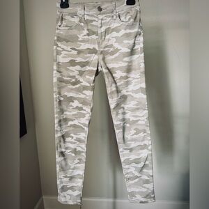 Levi’s 720 High Rise Super Skinny Crop Jeans Camo Beige Size 25